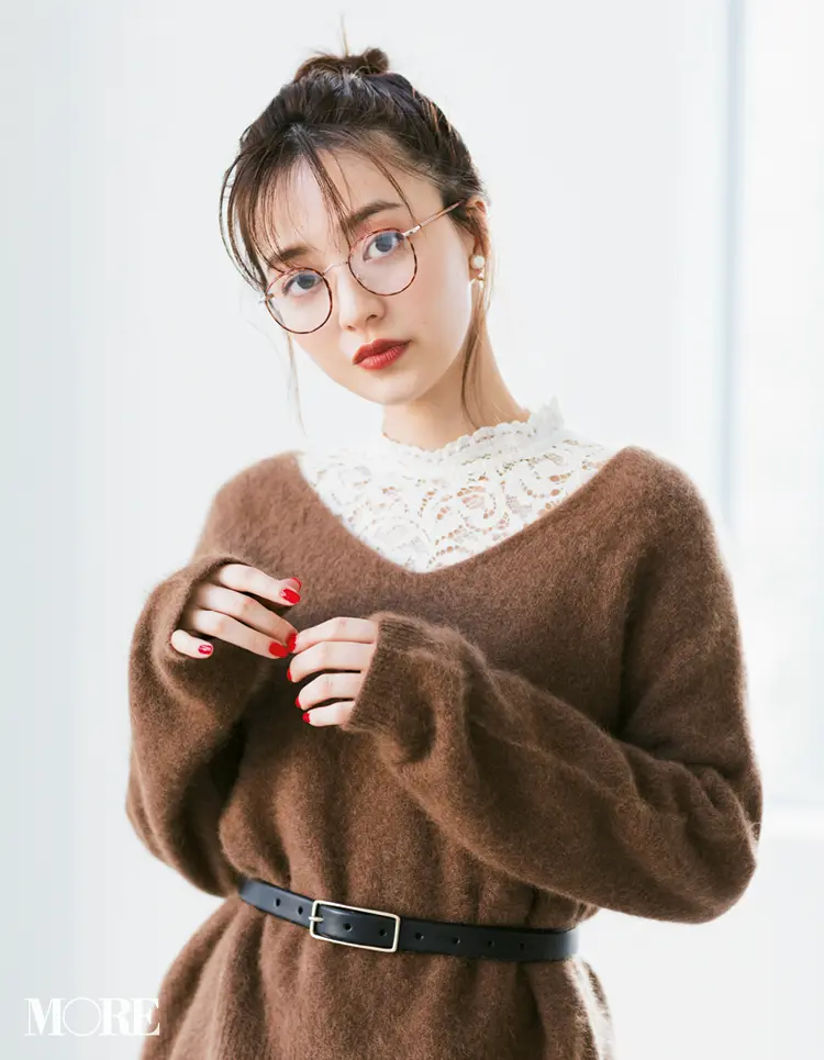 見慣れたニットが「まるで別人」☆ 首もとコーデ次第でクルー&Vネック6変化! 記事Photo Gallery_1_7