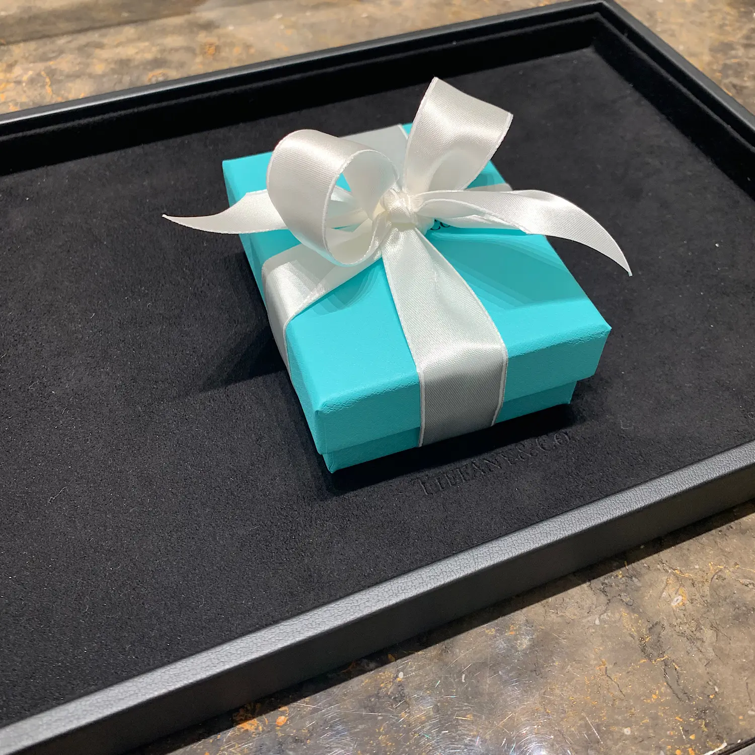 必ず戻ってくる?!Tiffany&Co. のキャットタグが可愛いすぎるストーリー♡_3