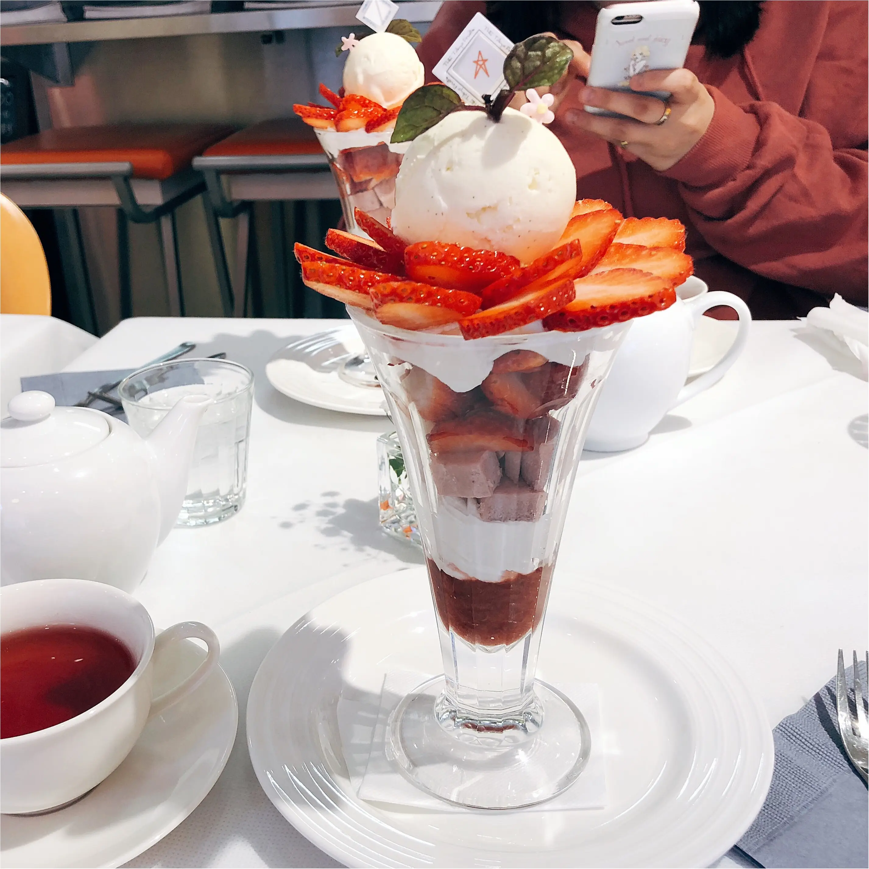 【いちごスイーツ】どこから撮ってもフォトジェニックな『自由が丘・THE Tokyo Fruits』の絶品いちごパフェ!!_3