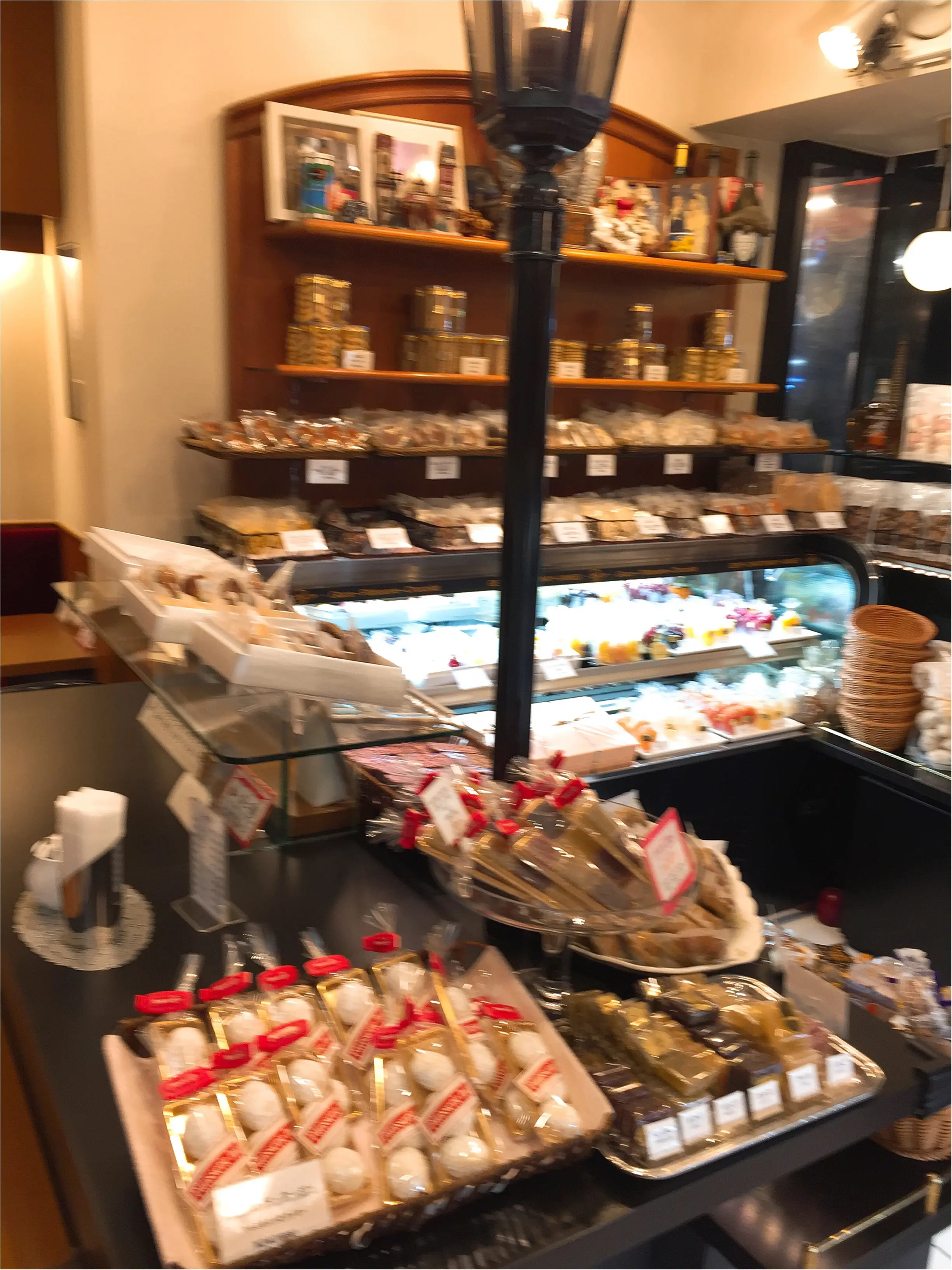 お気に入りのケーキ屋さんね_1