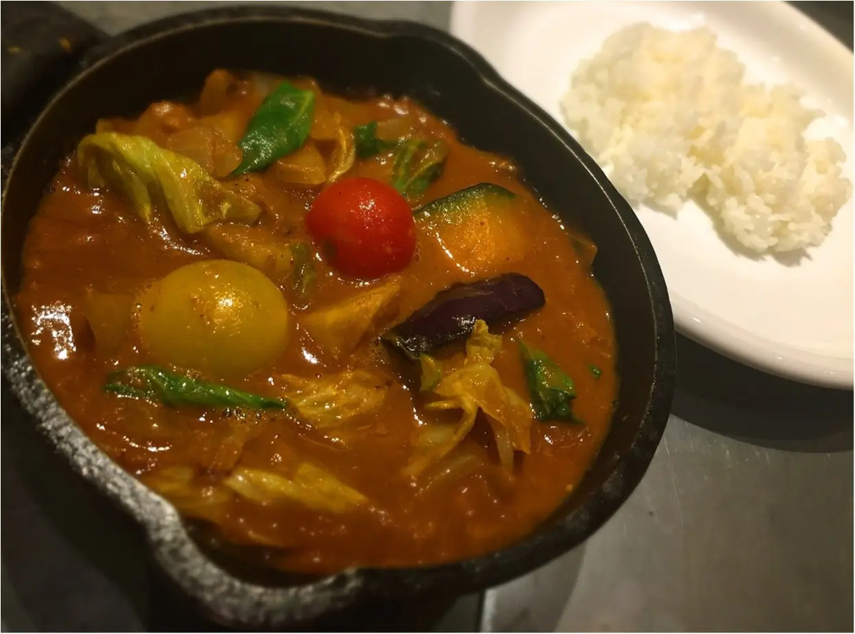 旬の野菜が350g✨✨キャンプ気分を味わえる【*野菜を食べるカレー屋さん*】で1日分の野菜をチャージ♪♪_3