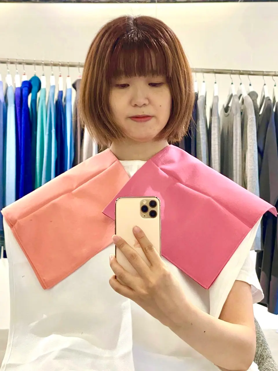 パーソナルカラー診断中の写真