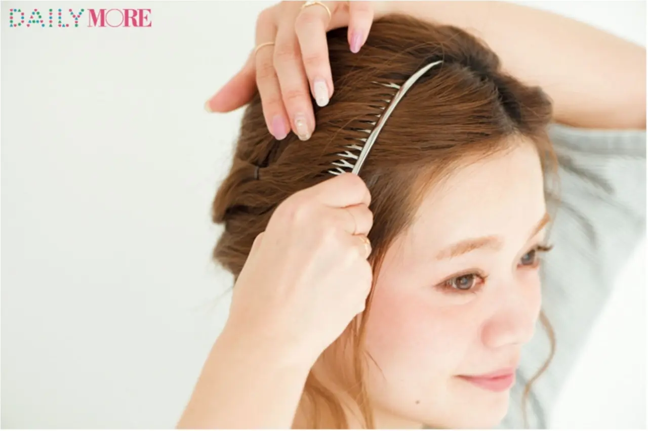 湿気に負けない! 高山直子ちゃんの上品編み込み梅雨ヘアアレンジ【女子トモBEAUTY】_9