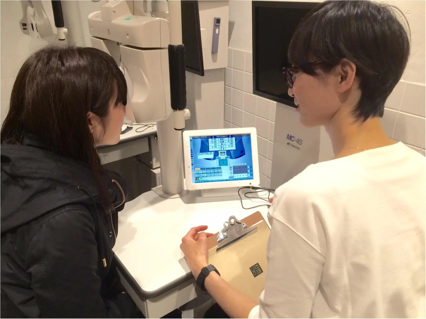 『rim of jins』にメガネ女子・新人A&ライターみかりんが突撃!_4