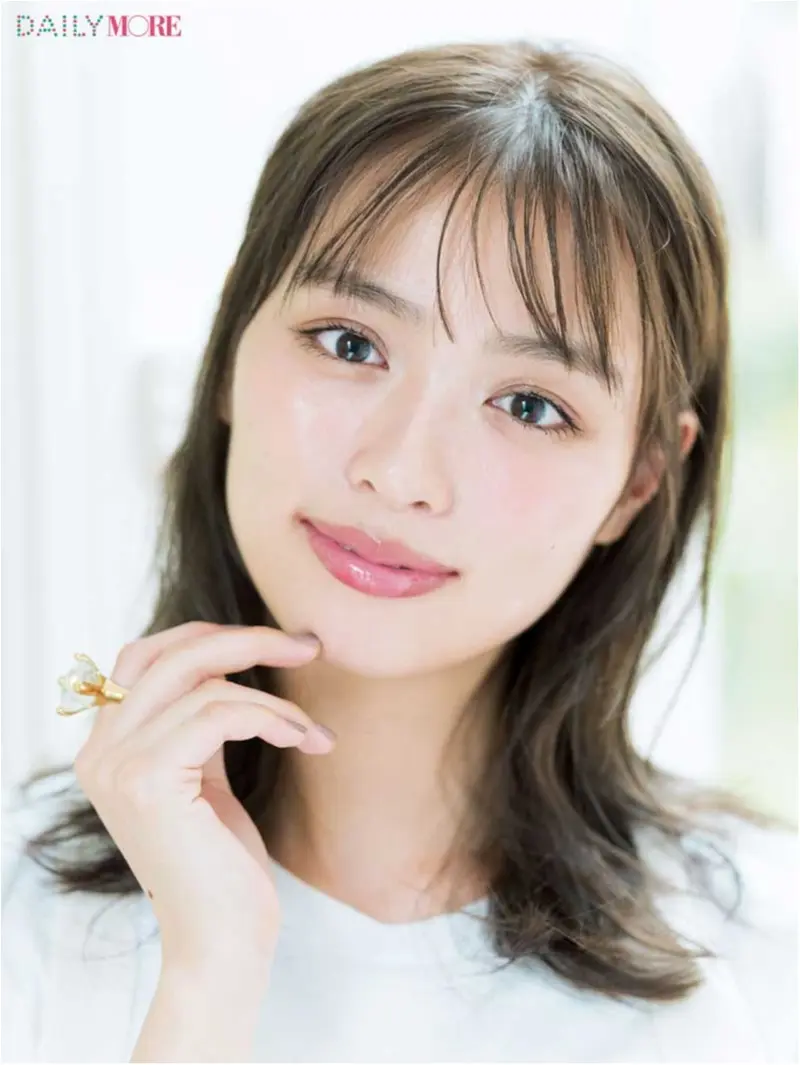 【内田理央の可愛すぎるセルフメイク術大公開!】気分やコーデで選ぶ! だーりおの「スタメン♡リップ」を大公開♡_4