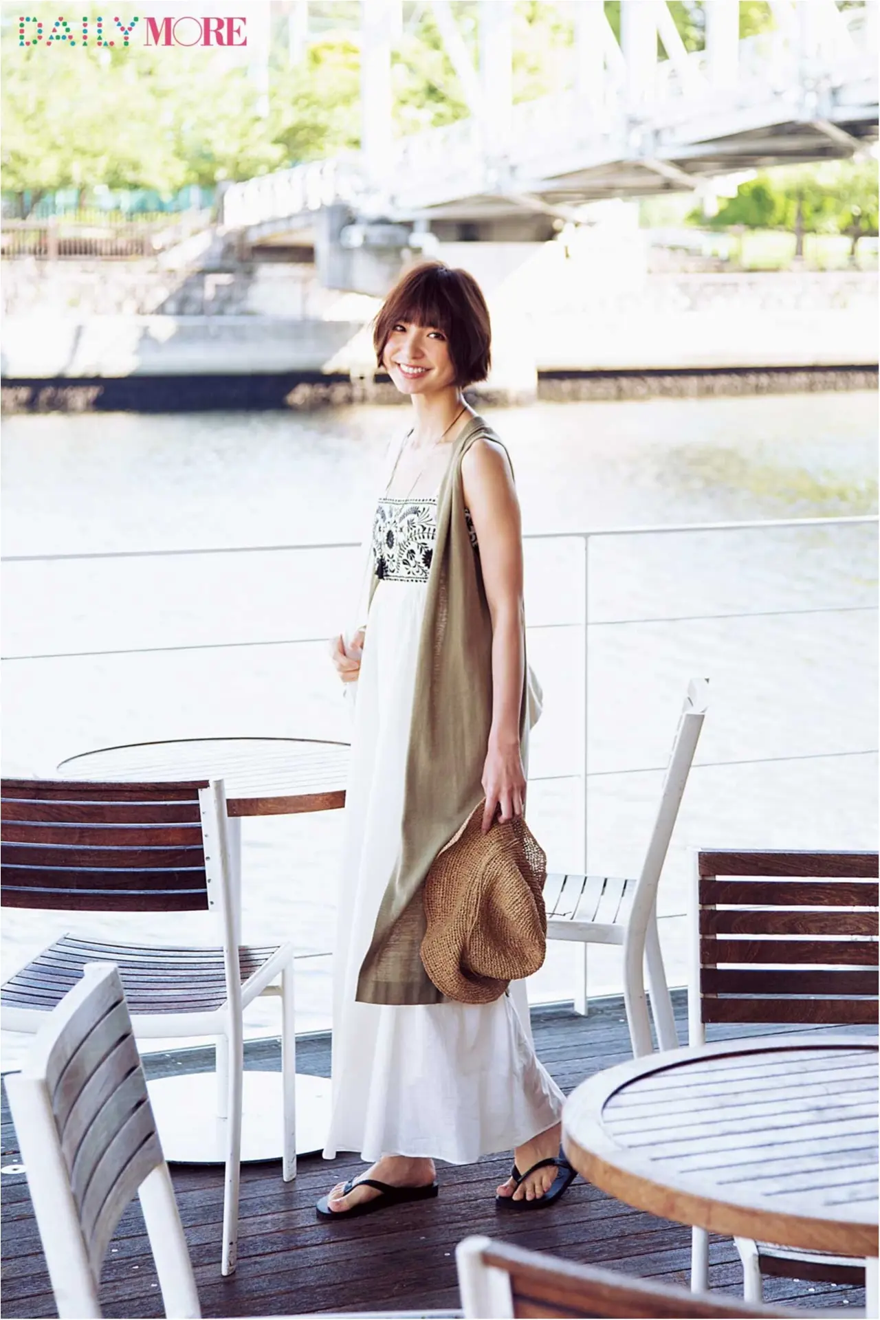 待ち合わせはテラス席。休日の麻里子はマキシワンピでおしゃれする~水辺のテラス編~_1