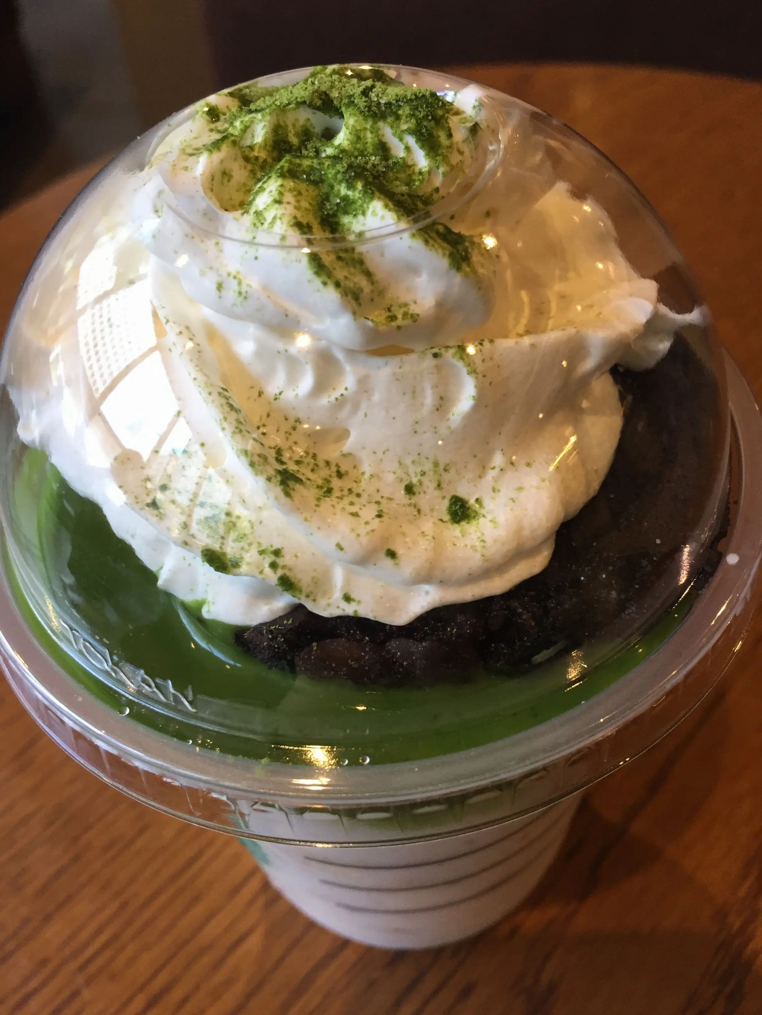 【STARBUCKS】チョコレートケーキ丸ごと⁉︎ チョコレート ケーキ トップ フラペチーノ with 抹茶ショット_2
