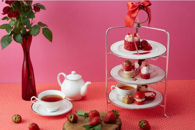 グランドニッコー東京 台場のいちごアフタヌーンティー「レッドローズ アフタヌーンティーセット」