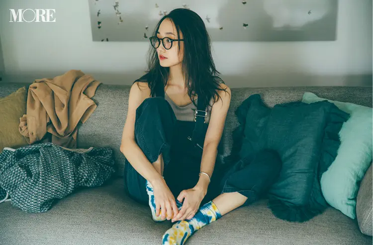 “あざと可愛いおうちコーデ”は、サロペットで作れるっ♡ 女っぽく着るために合わせるべきインナーは?_2