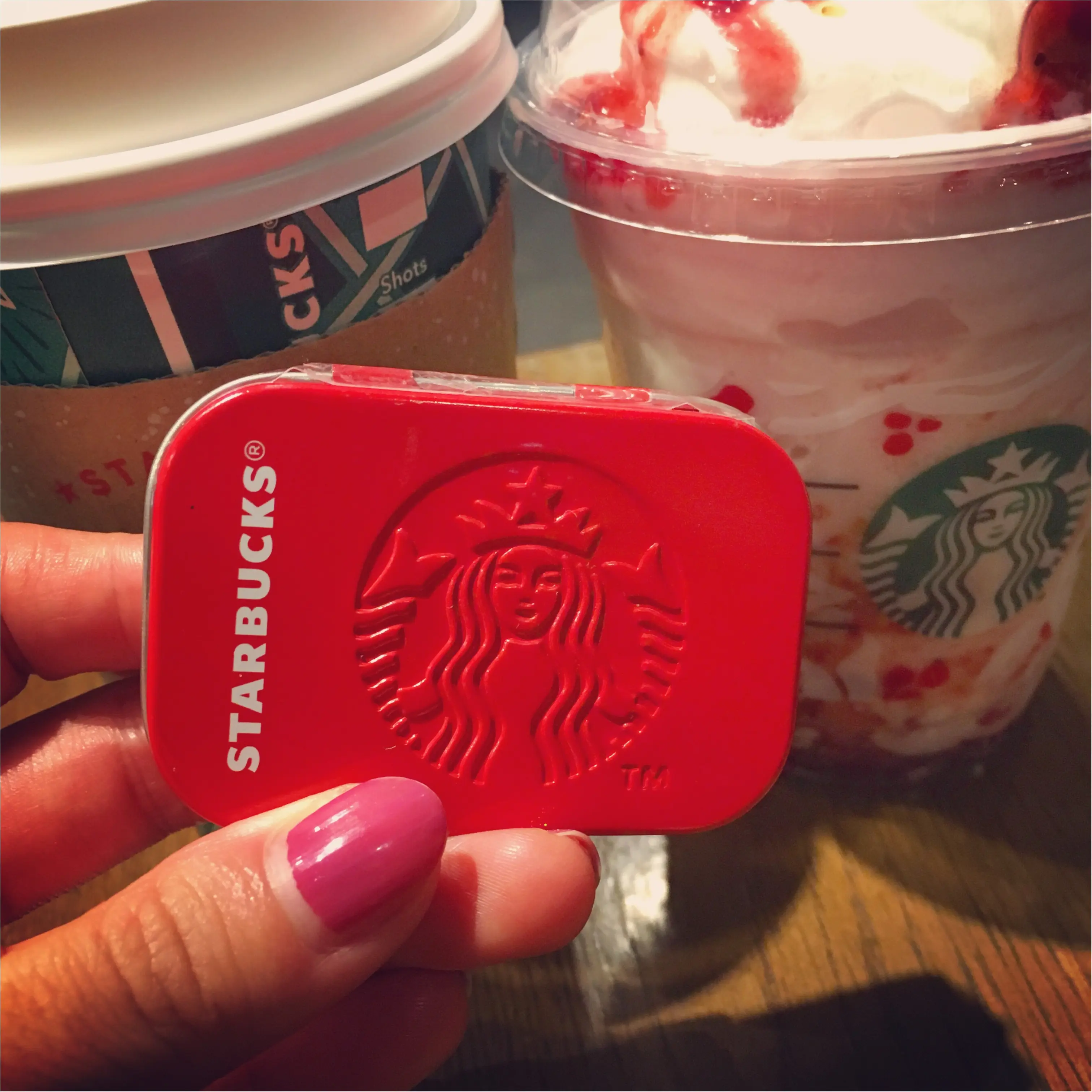 <スタバ>アフターコーヒーミントが真っ赤なホリデーパッケージでかわいすぎる!♡_1
