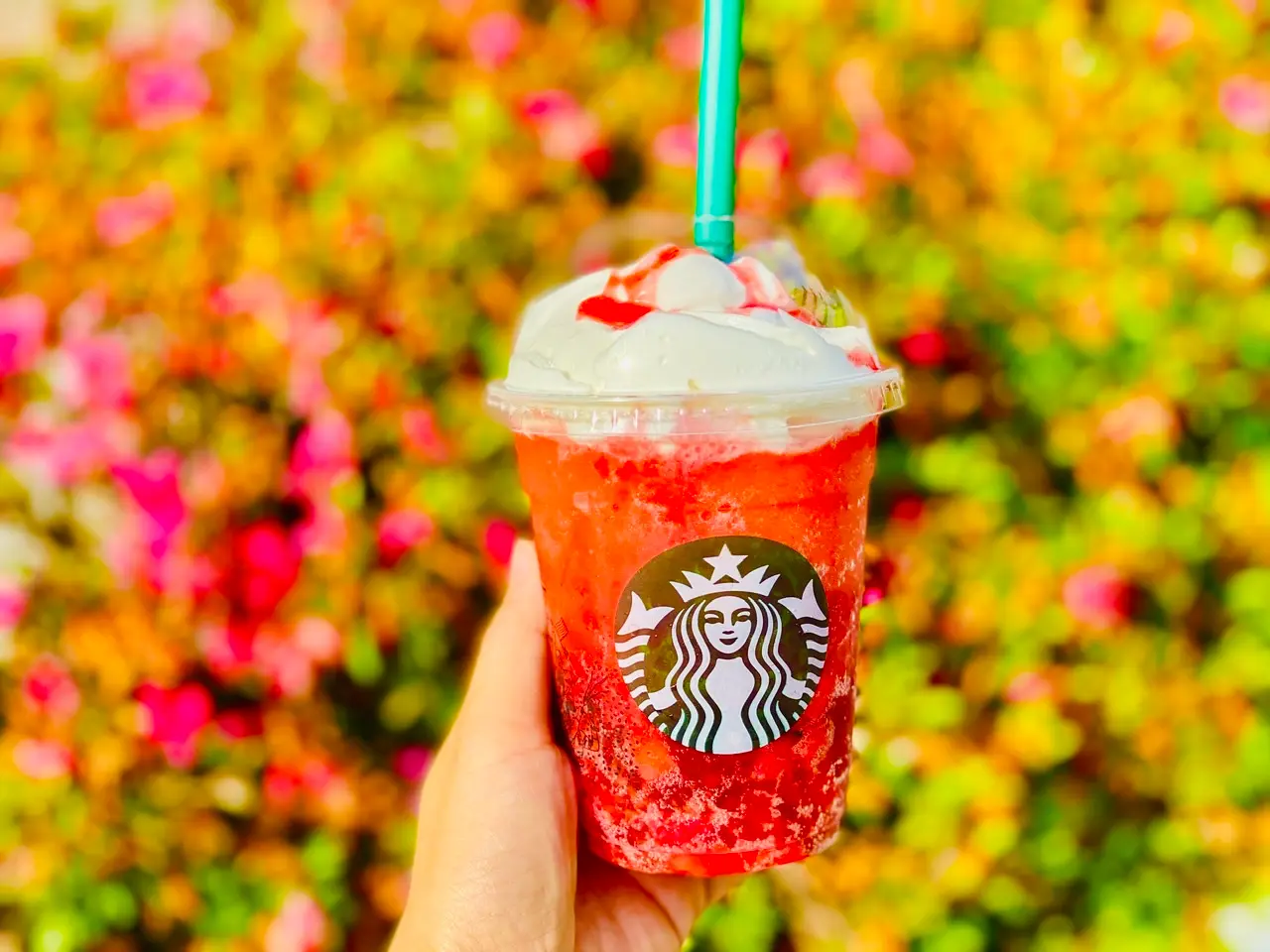 【スタバ】新作サプライズ登場!《シュワッと イチゴ フラペチーノ》が美味しすぎる♡_2
