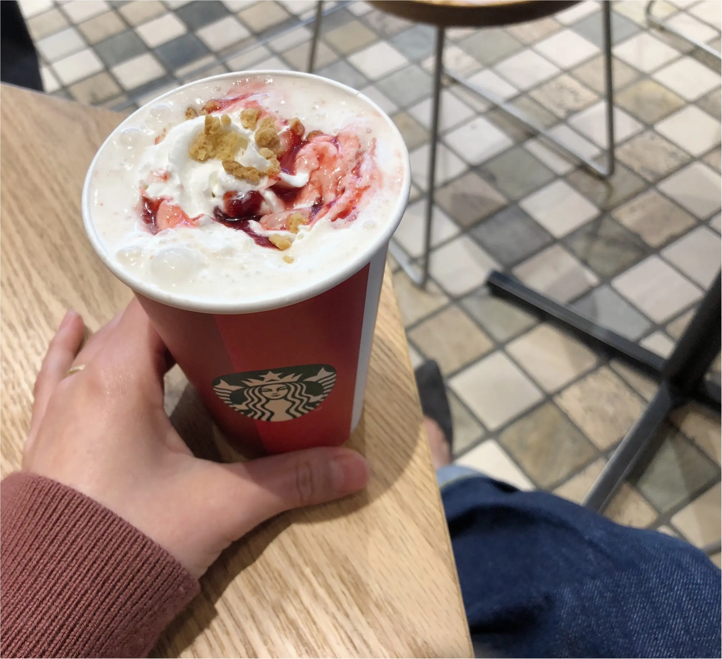 《スタバ》クリスマスストロベリーケーキミルク♡コーヒー好きなら、是非これを追加して!_1