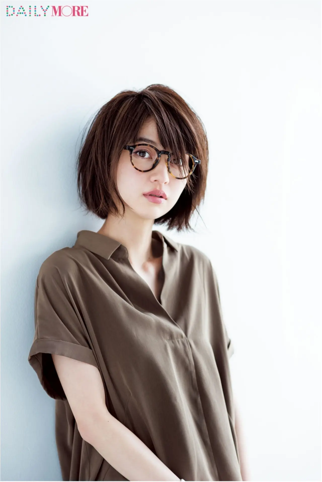 『ユニクロ』と『ViS』とTシャツと。通勤コーデの強〜い味方が話題! 今週の人気ランキングトップ3☆_2