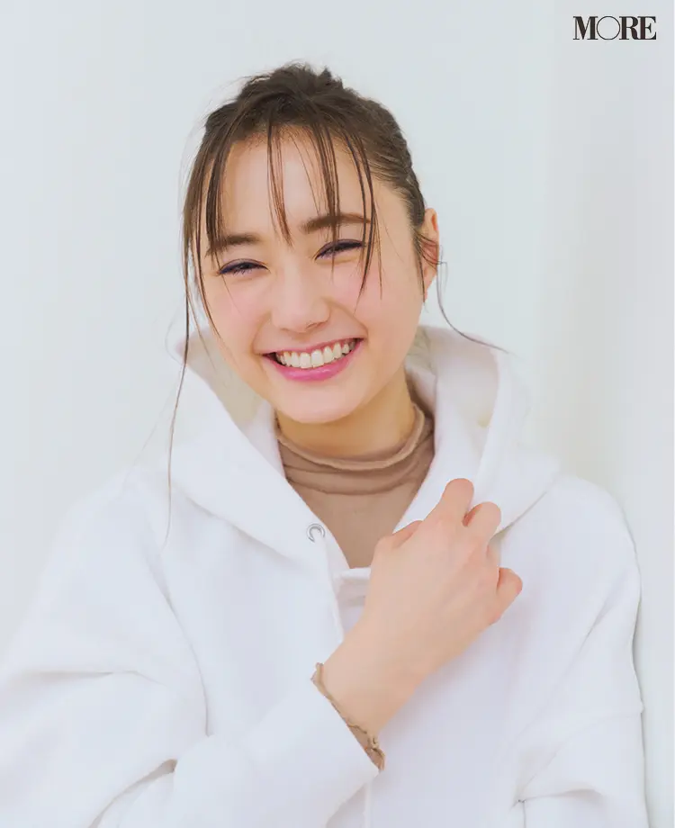 【透けるカットソー】は◯◯使いするのが正解! 春コーデをレベルアップさせる着こなし方は?_4