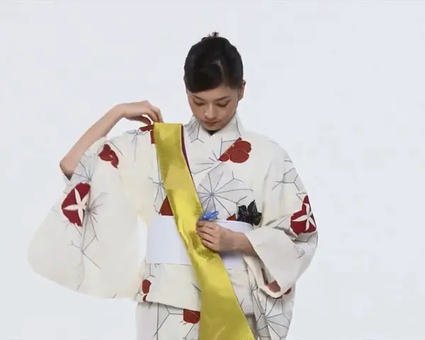 わかりやすい動画付き 浴衣のセルフ着付け 帯の結び方 一人でできる 女性の浴衣の着方は ファッション コーディネート 代 Daily More