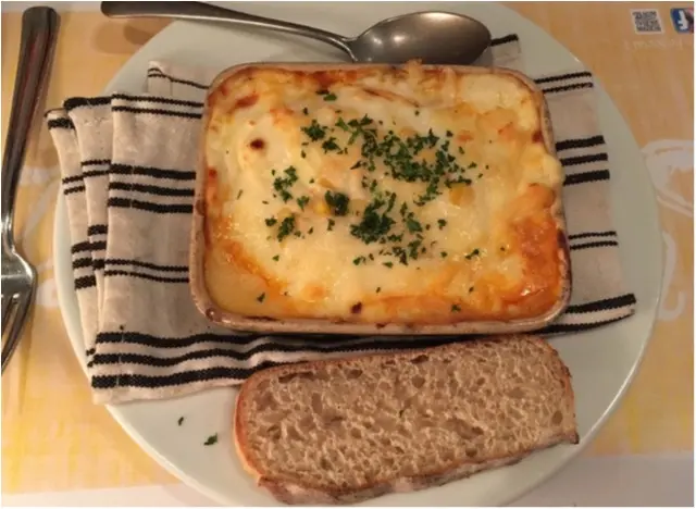 赤を着てでかけよう❤️暖炉のあるカフェであったかランチ。_10
