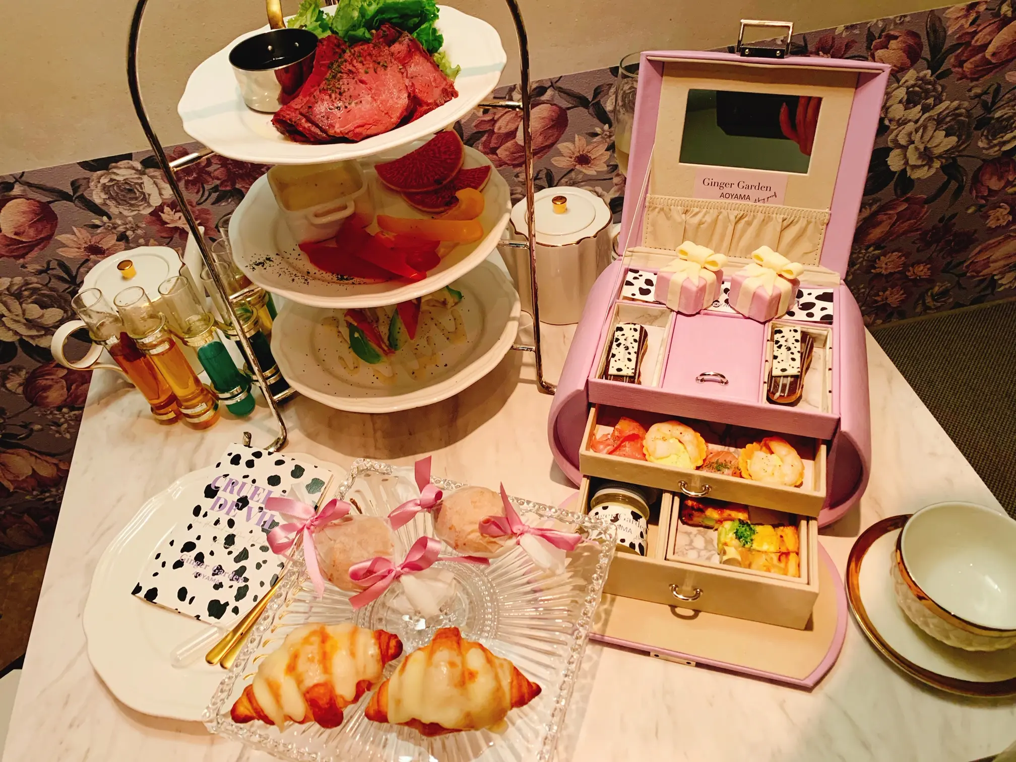 【あの有名店の新作】ラベンダーカラーに包まれる可愛らしい《ナイトアフタヌーンティー》♡_1