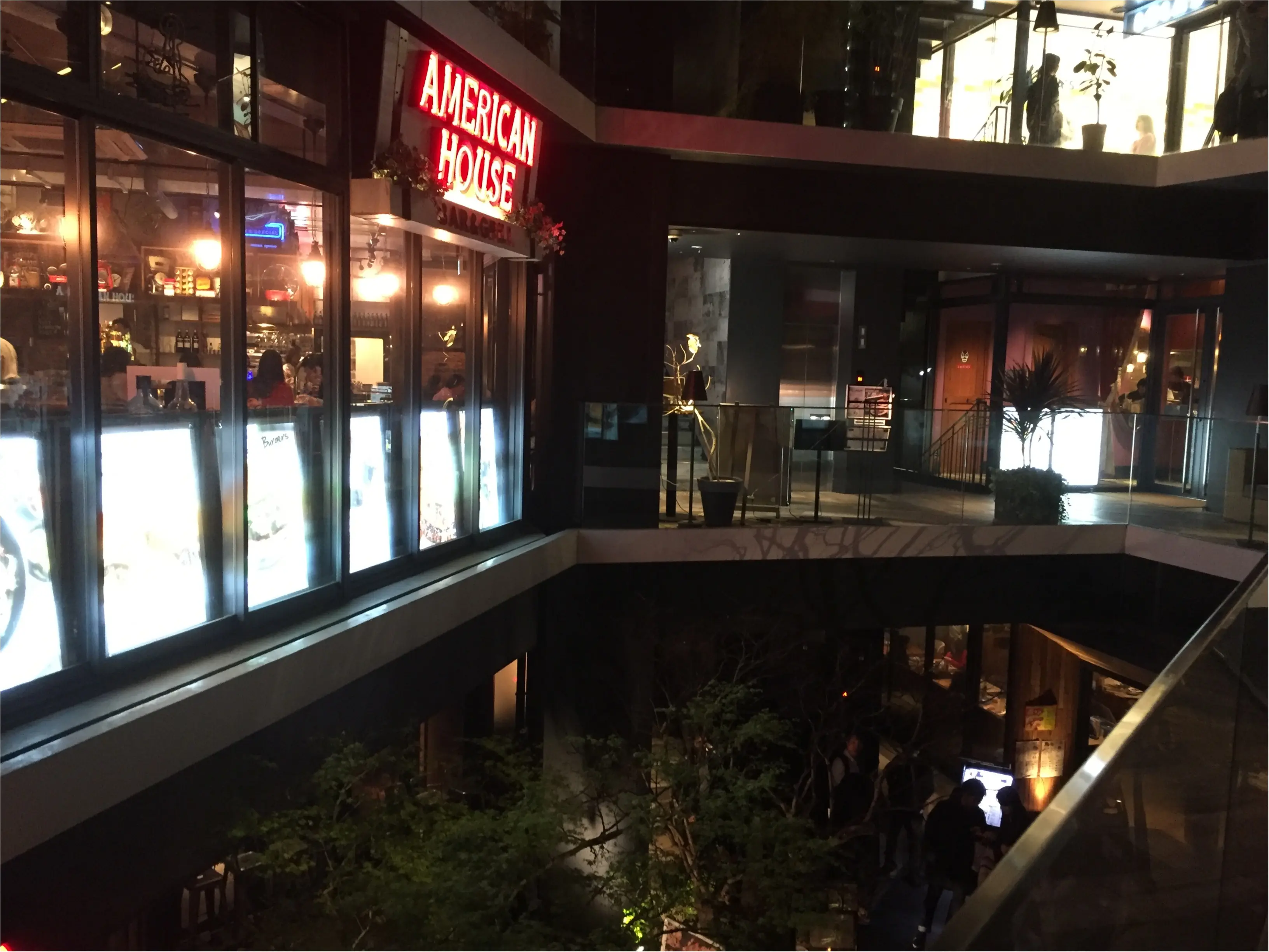 原宿駅から徒歩2分 日本初上陸多数 大人向け飲食店が集まる Cascade原宿 のディナーがおすすめ Moreインフルエンサーズブログ Daily More