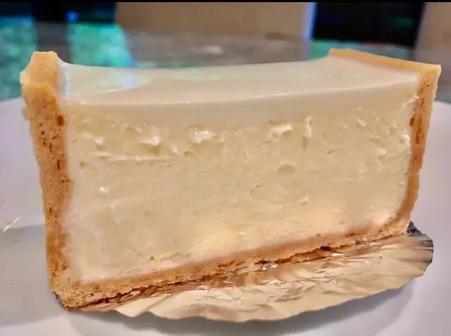 一度は食べたい行列必至の大人気店のチーズケーキとシュークリーム。_3