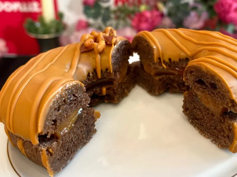 ミスド新作「misdo meets WITTAMER ヴィタメールコレクション」、「ショコラ キャラメル」の断面