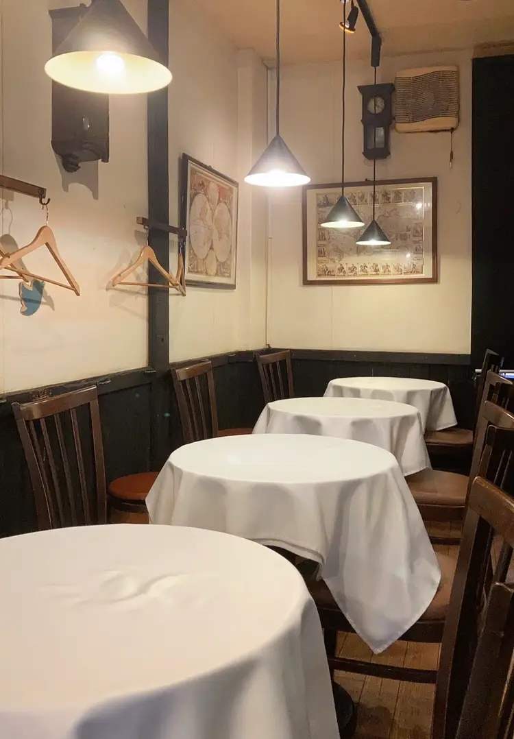 立川にある一六珈琲店の店内