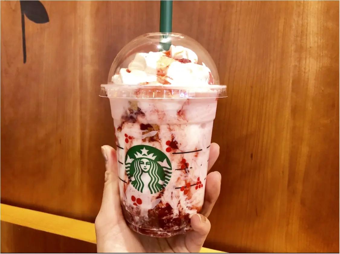 【スタバ】飲まなきゃ損な新作!《クリスマスストロベリーケーキフラペチーノ》がおいしすぎる❤️_2