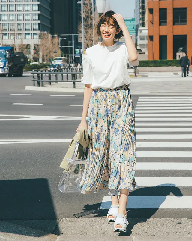 花柄プリーツパンツ