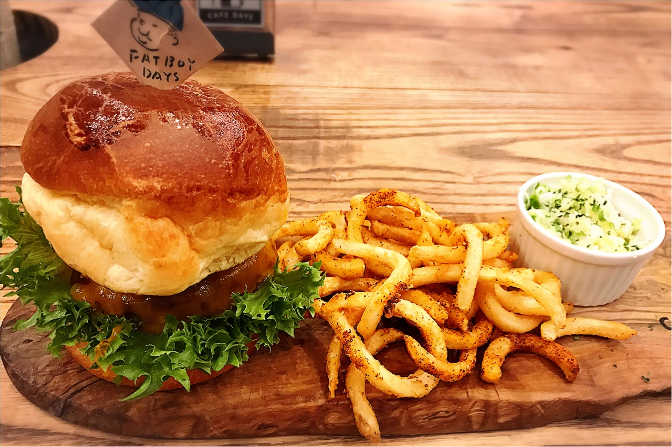 ★みんな大好きHAMBURGER♡都会から離れたオシャレカフェで食べられる一品はコレ★_1
