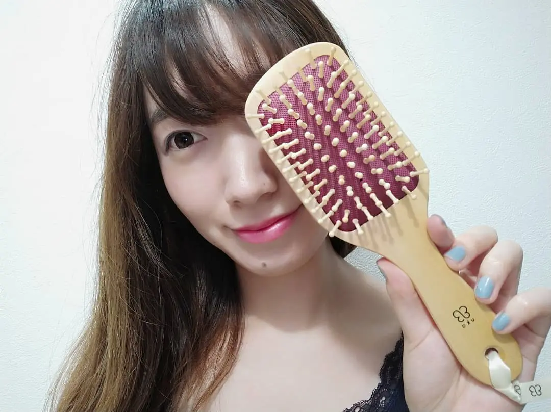 【MORE8月号】付録とは思えない♡ ukaの美髪パドルブラシがとっても優秀!_1