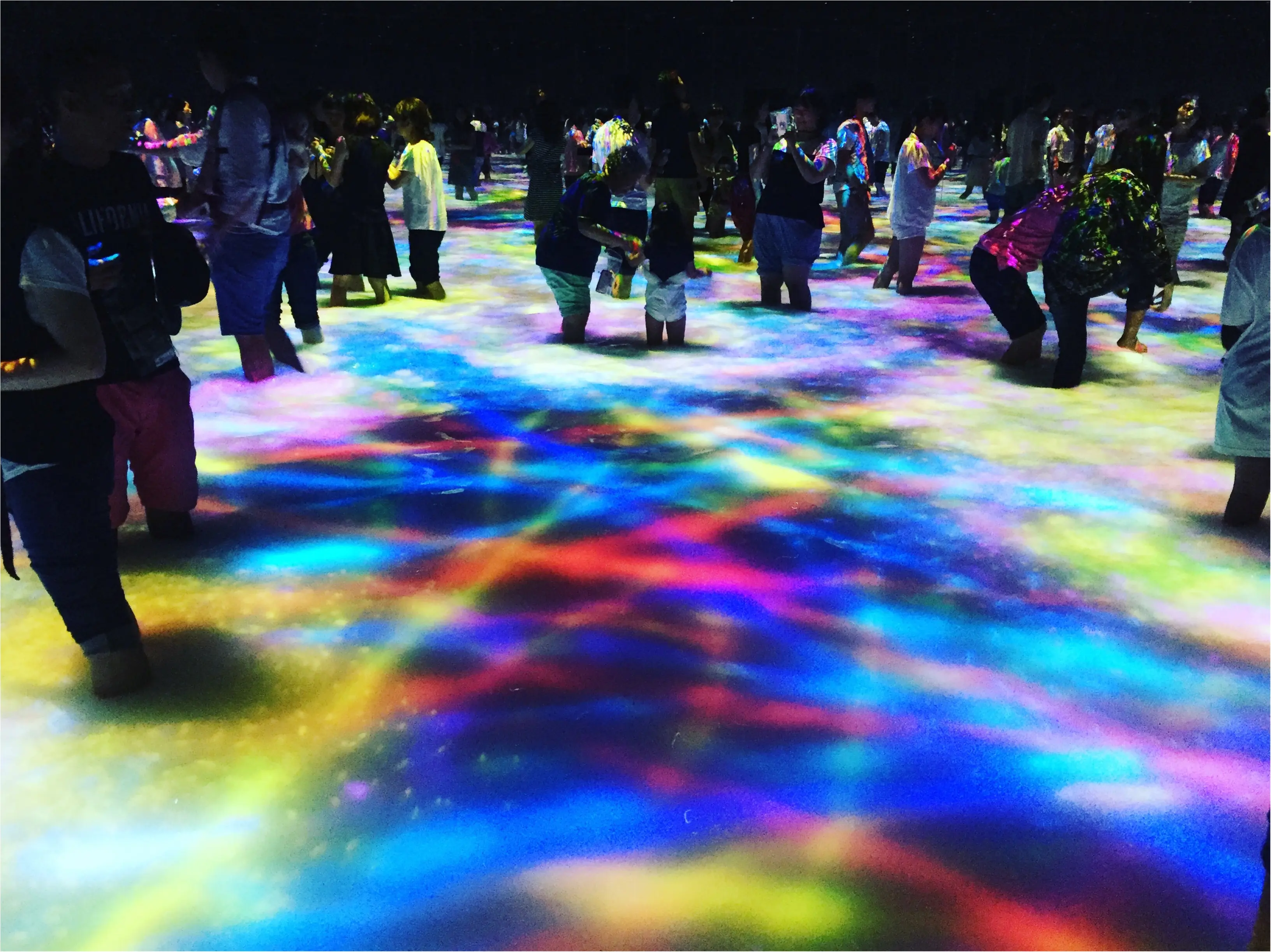 【夏のお出掛けスポット/DMM.プラネッツ Art by teamLab】水に浸かったり仰向けになったりして鑑賞する『デジタルアート』が幻想的✨8/31まで!お台場に急げ♩≪samenyan≫_16
