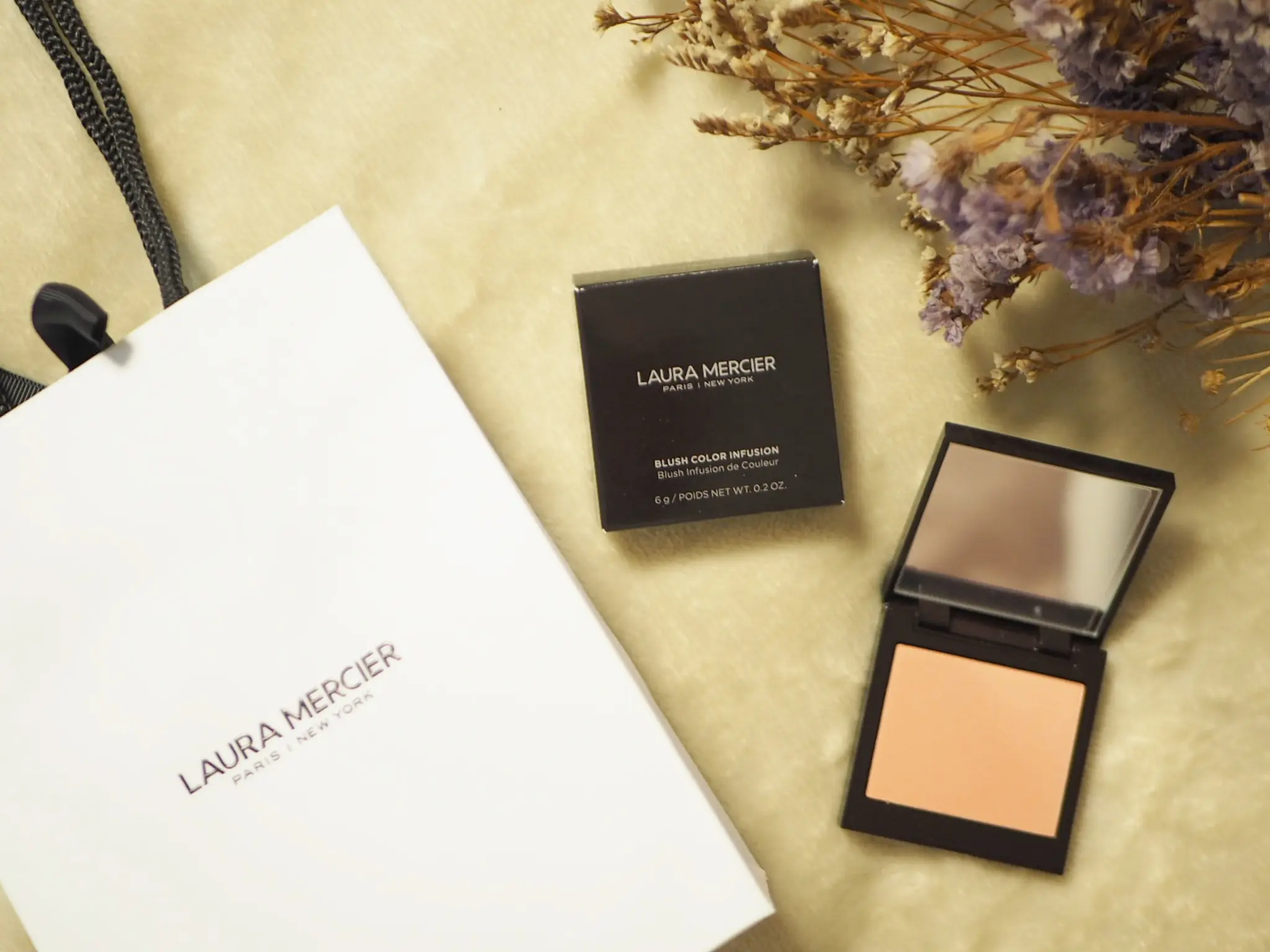 イセタン メイクアップパーティ先行発売戦利品!【LAURA MERCIER(ローラ メルシエ)】の限定チーク♡_1