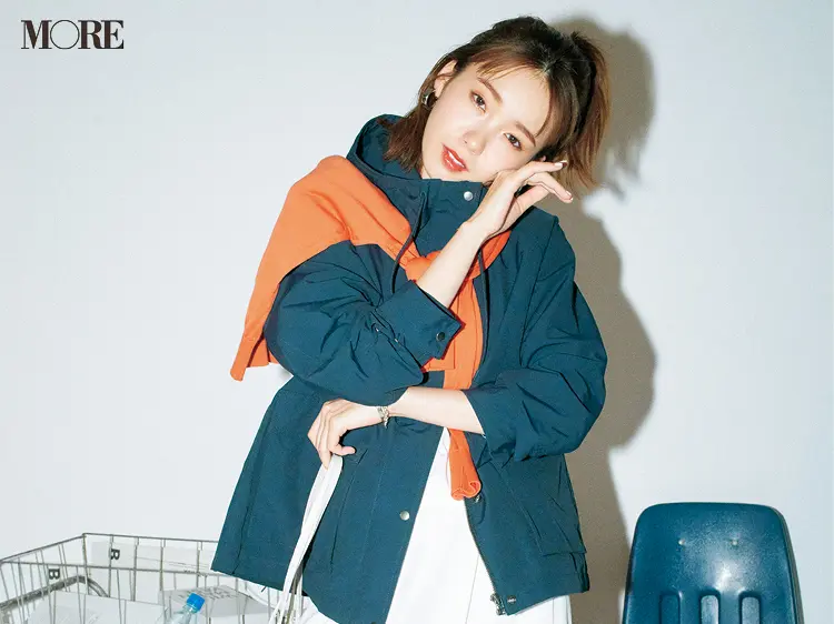 新トリコロール お仕事服で知的な印象を狙うなら ネイビー 白 ポイントカラー ファッション コーディネート 代 Daily More