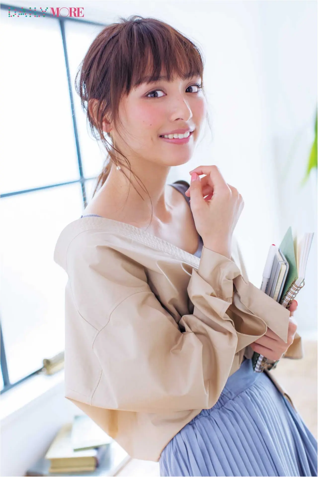 「ビタミンチーク」で好感度アップ♡ 内田理央の印象チェンジできる「イロイロメイク」テクニック_1