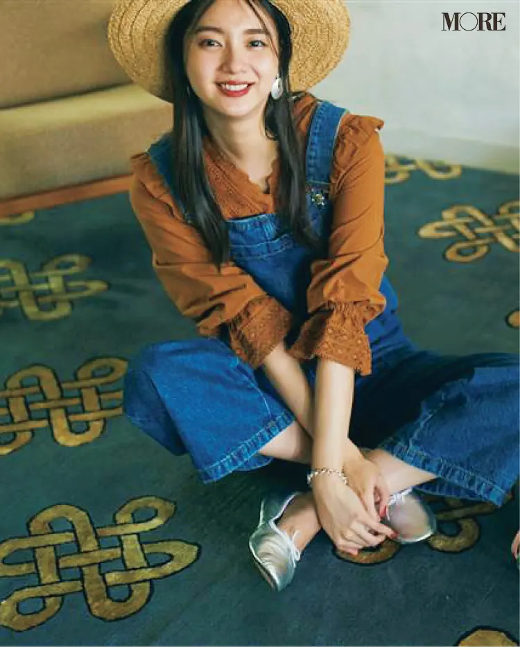 MORE10月号、新川優愛のオフショット