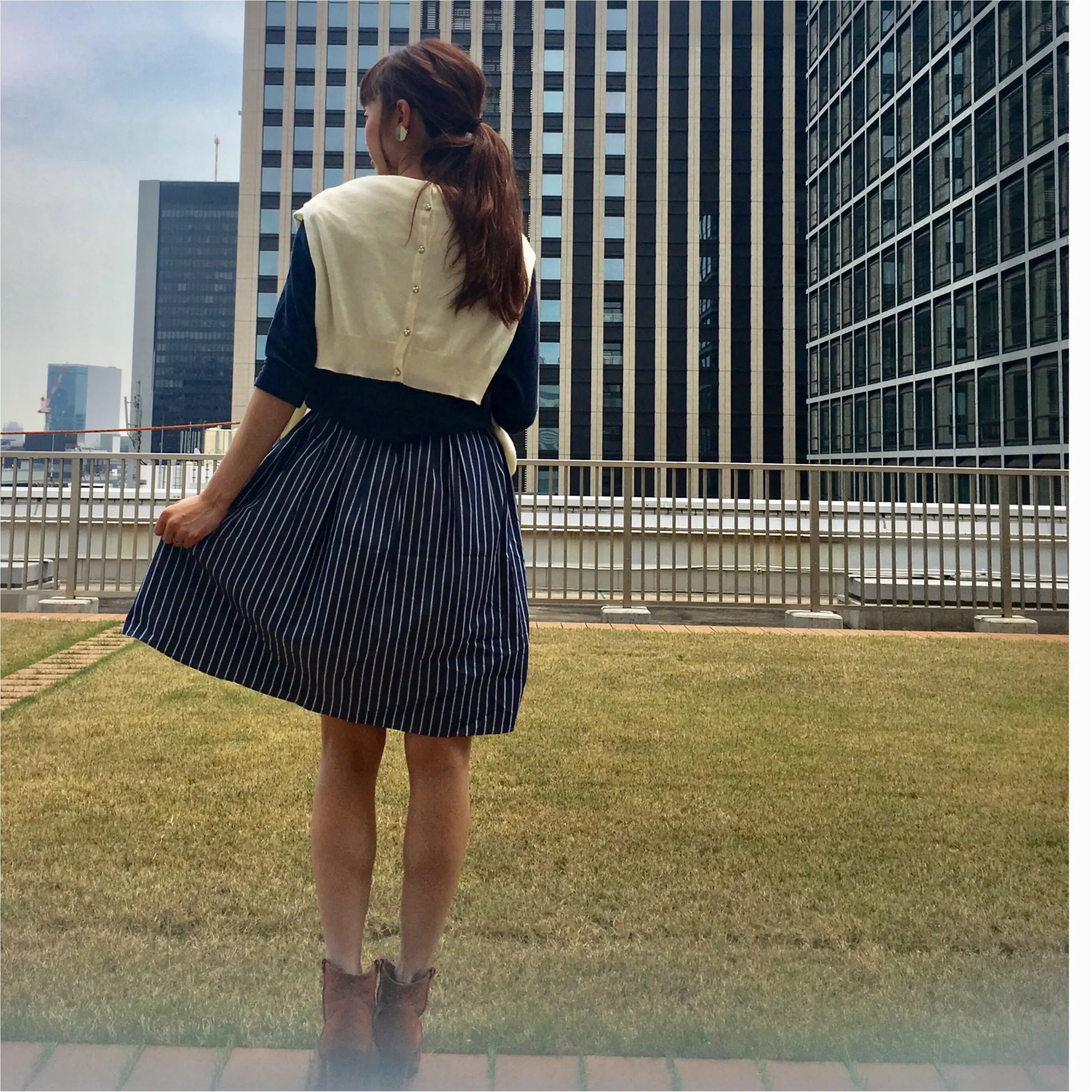 今から真夏まで着れちゃう!Flower Days のストライプのワンピースがかわいい!!ワンピースの着回しコーデ♪_2