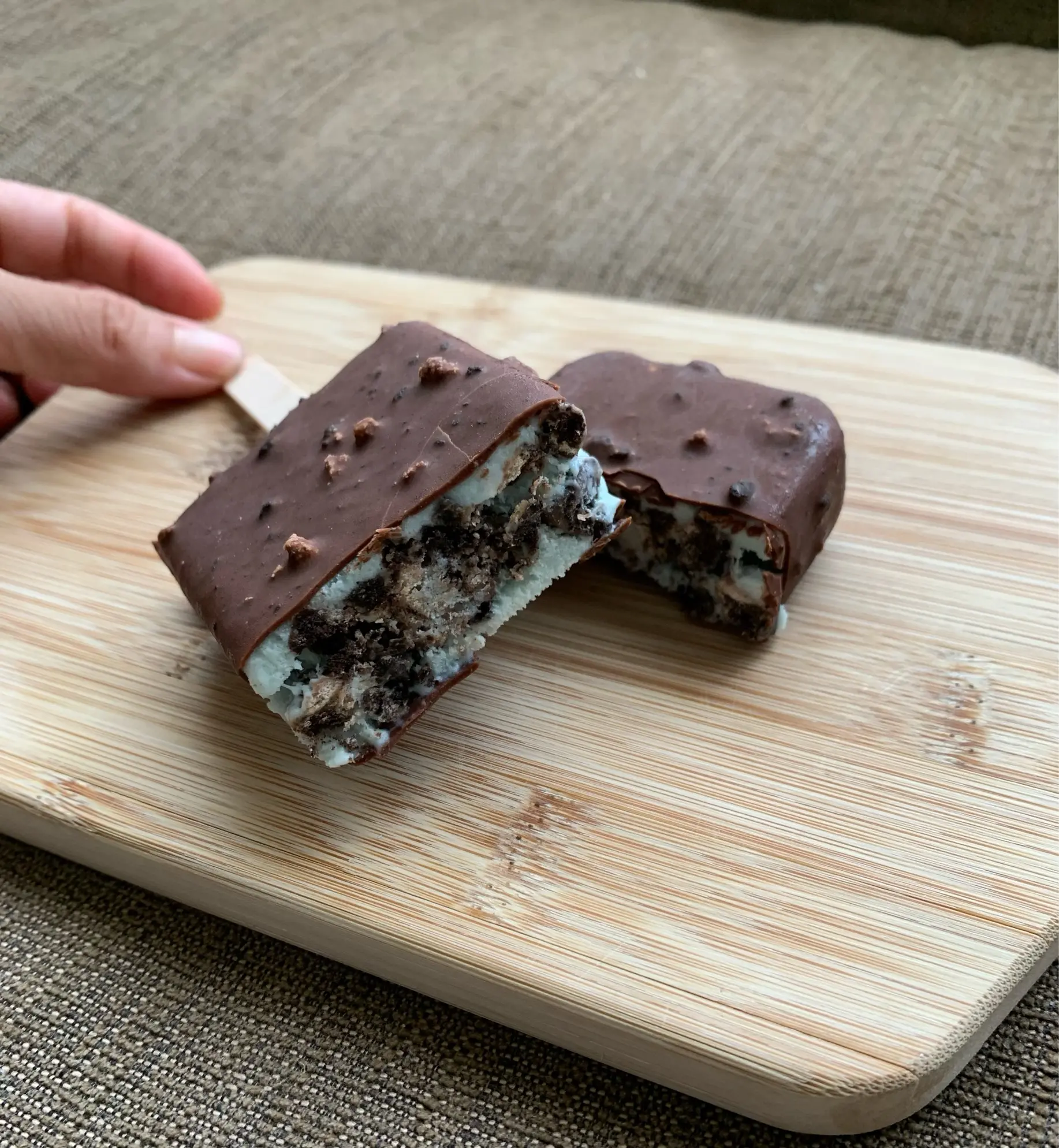 【夏に食べたい】ブラックサンダーのチョコミントverアイス_3