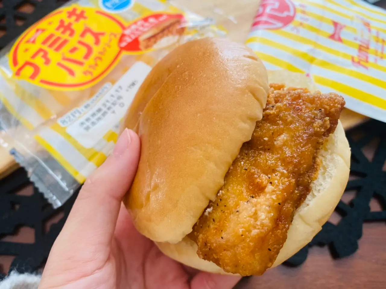 大絶賛の嵐!ファミチキバンズで作る《ファミチキバーガー》が期待を超える美味しさ♡_4