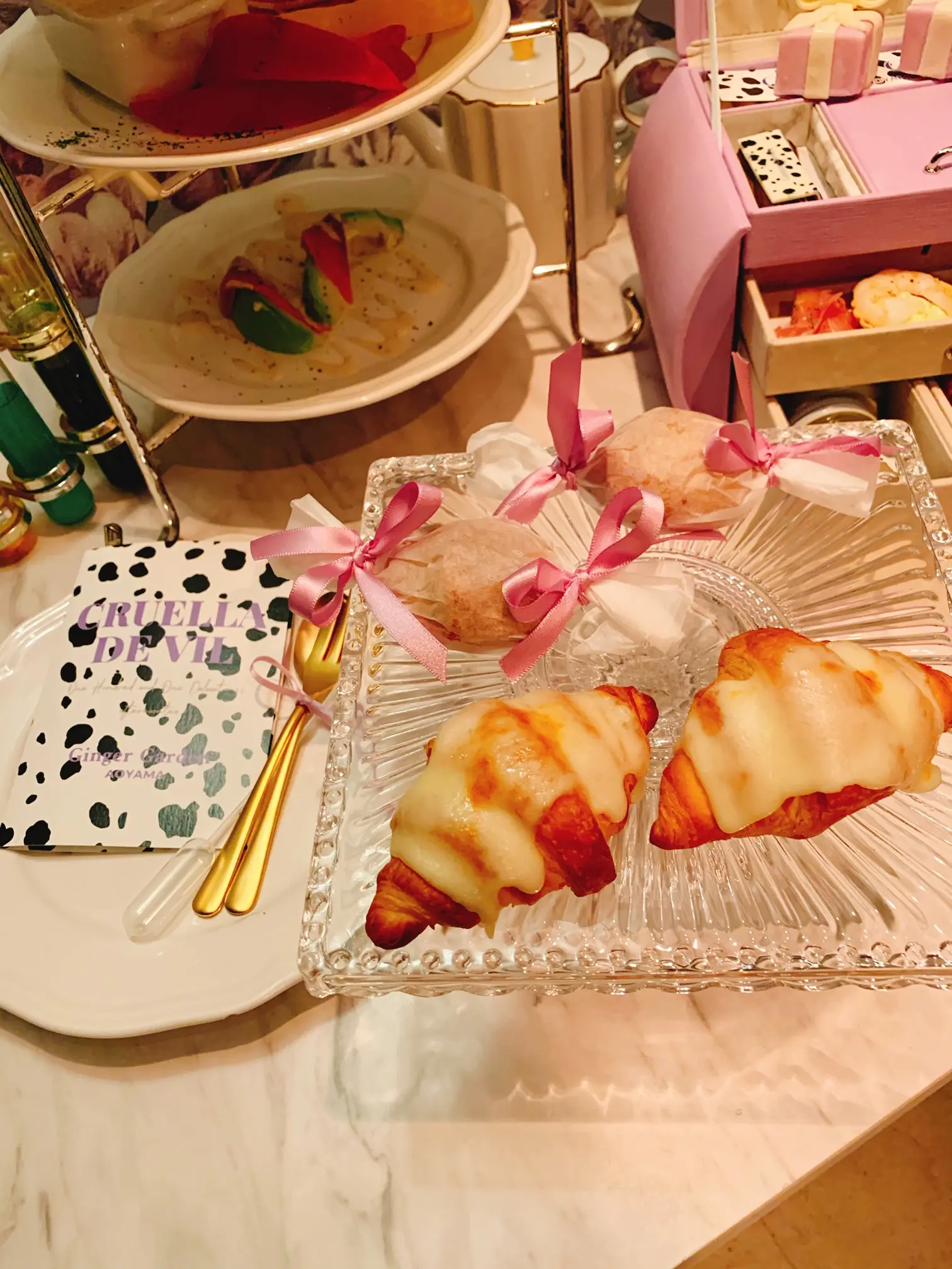 【あの有名店の新作】ラベンダーカラーに包まれる可愛らしい《ナイトアフタヌーンティー》♡_4