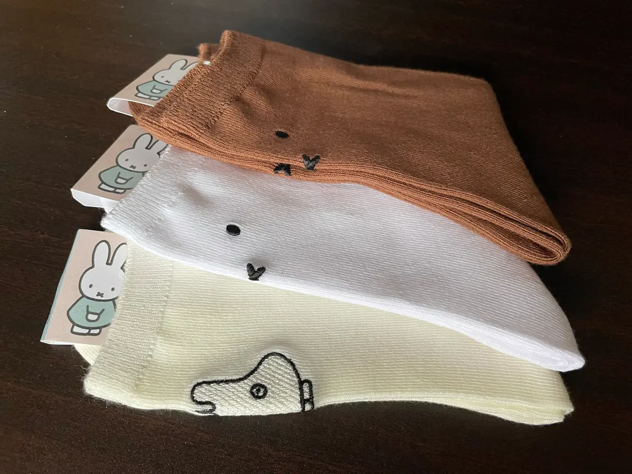 靴下屋とミッフィーのコラボソックス