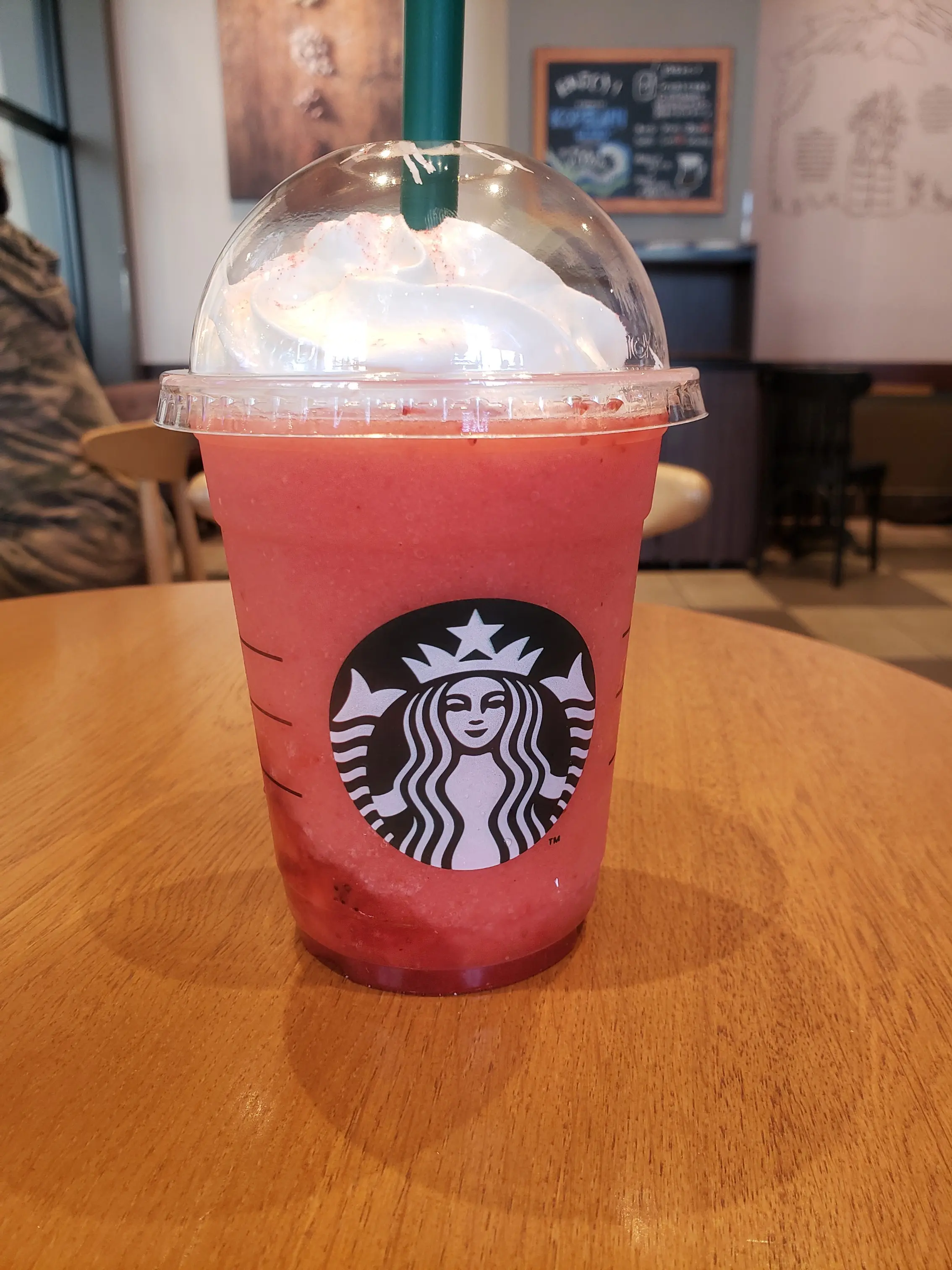 【スタバ】ストロベリーベリーマッチフラペチーノ♡レッド&ホワイト♡おすすめカスタマイズ_1