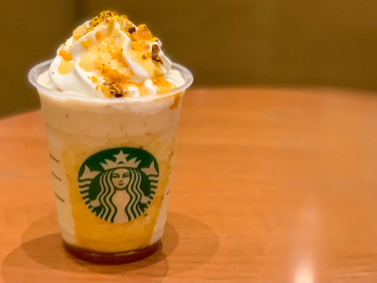 スタバ新作 焼き芋フラペチーノ スターバックスコーヒー 新作フラペチーノ