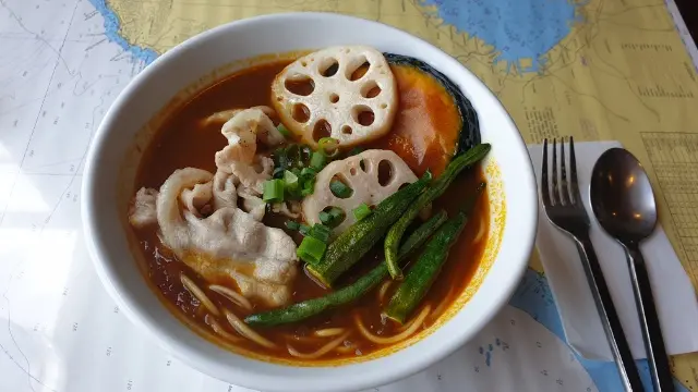 江ノ島のカレーパスタが絶品!ロケーションも最高のカフェ&バー ヘミングウェイ 江ノ島に行ってきた_2
