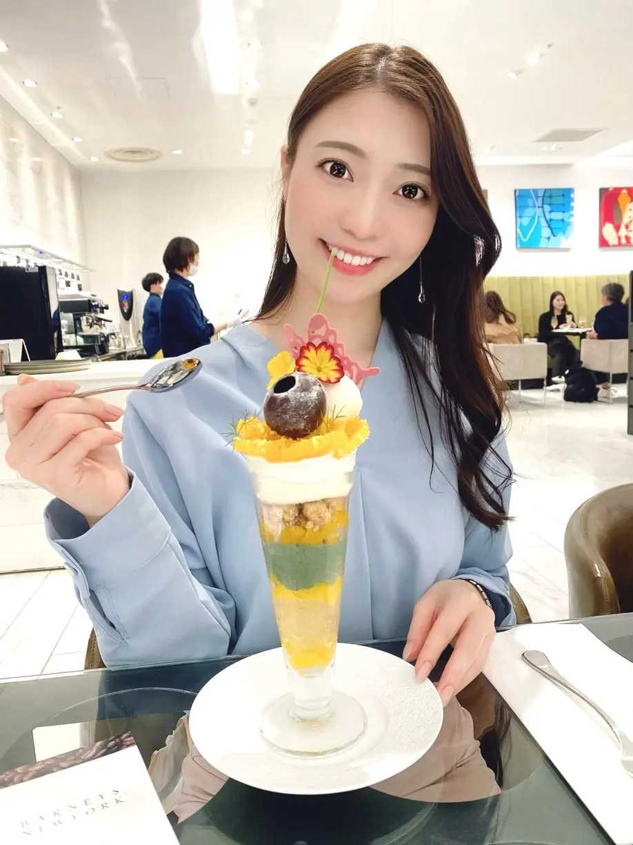 【BARNEYS CAFE】で食べられるのは豪華で上品なパフェ!_2