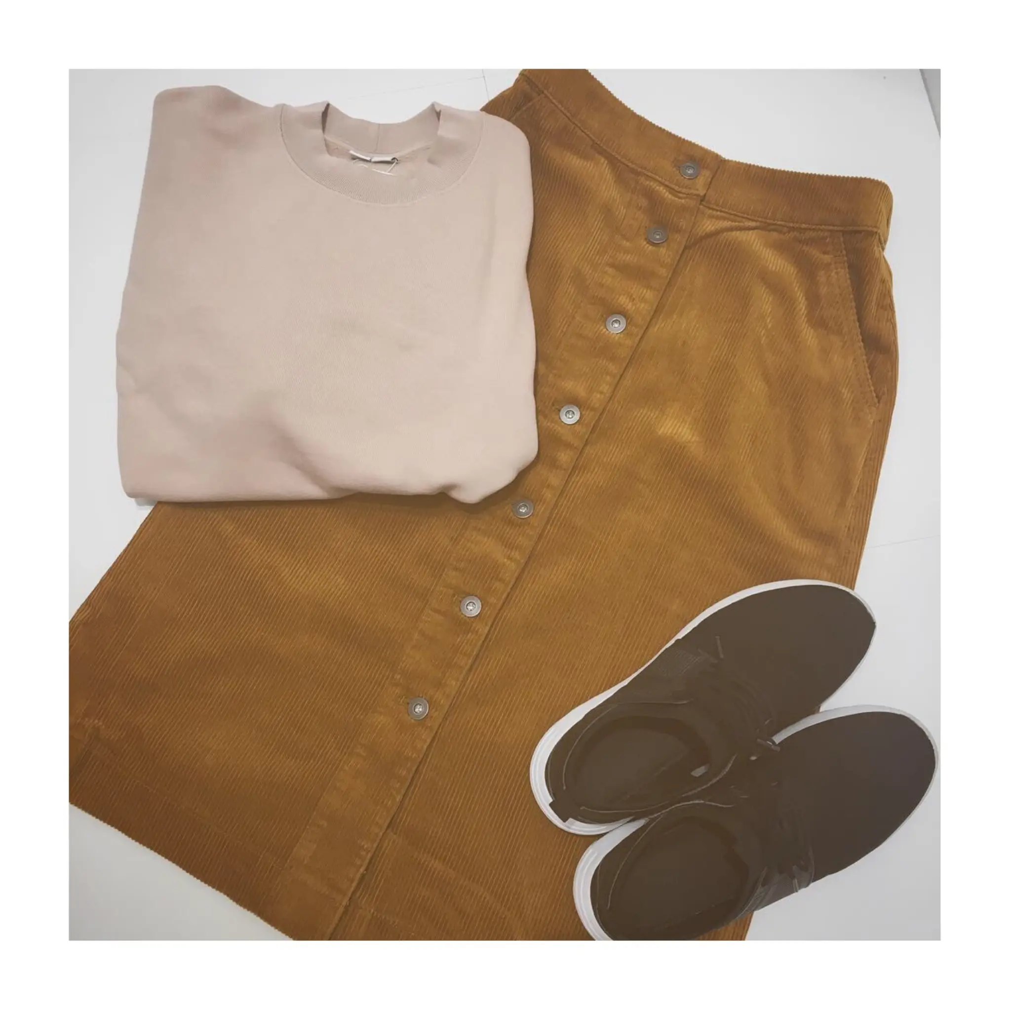 《今季トレンド❤️》【UNIQLO】のコーデュロイフロントボタンスカートが使える!☻_3