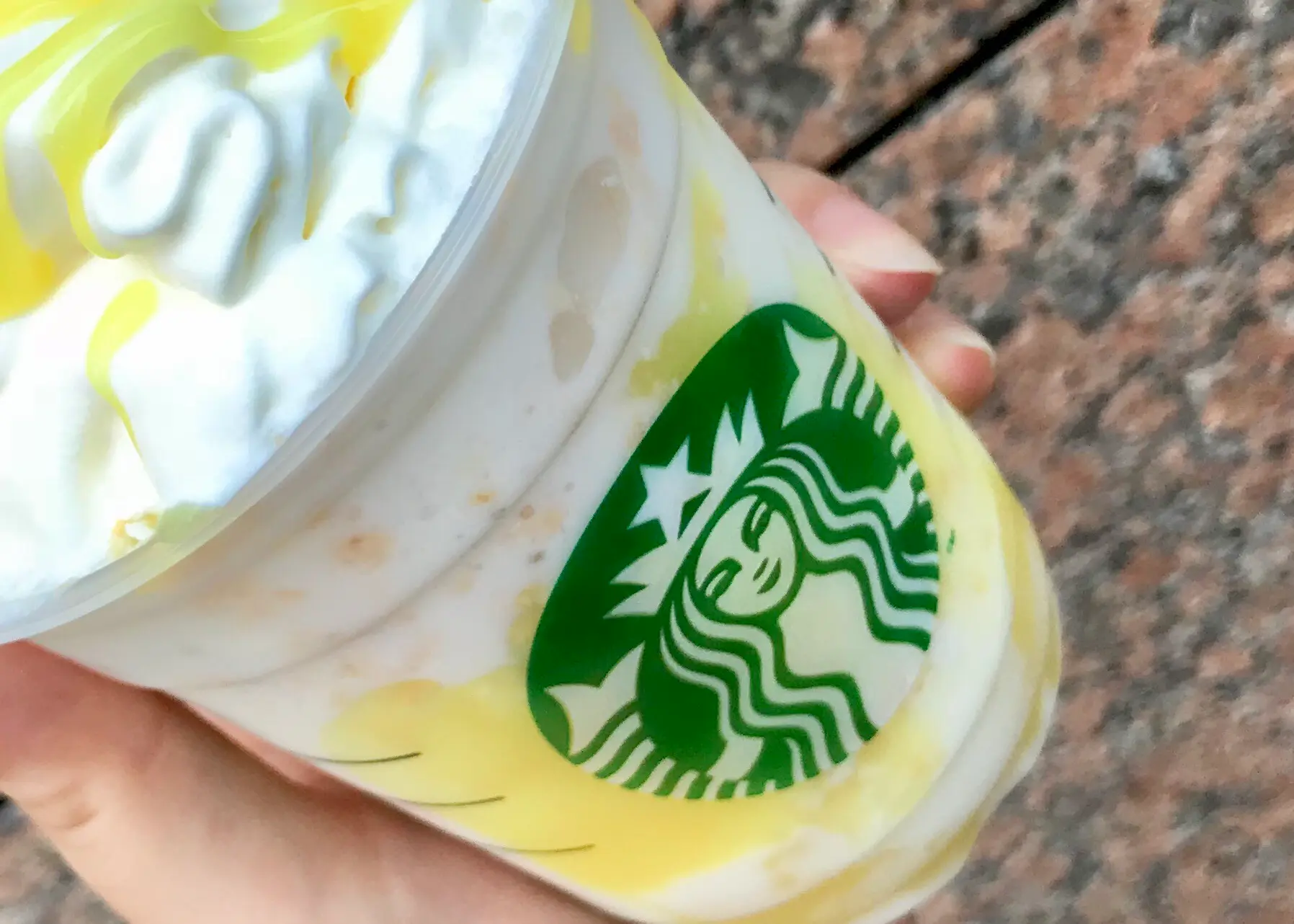 【スタバ新作!6/19〜】話題の《レモン ヨーグルト 発酵フラペチーノ®》はまるで飲む◯◯?_3