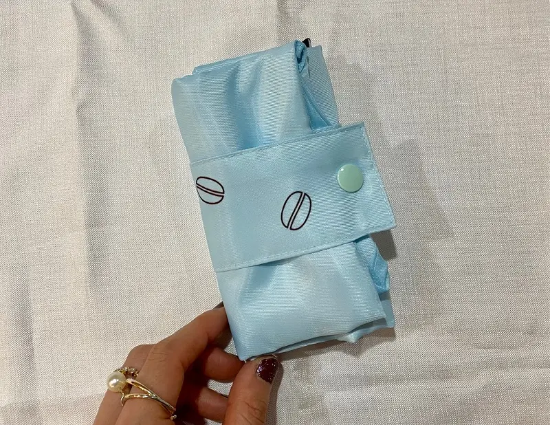 タリーズ、トムジェリコラボグッズ「トムとジェリー コンパクトエコバッグ（ブルー）」