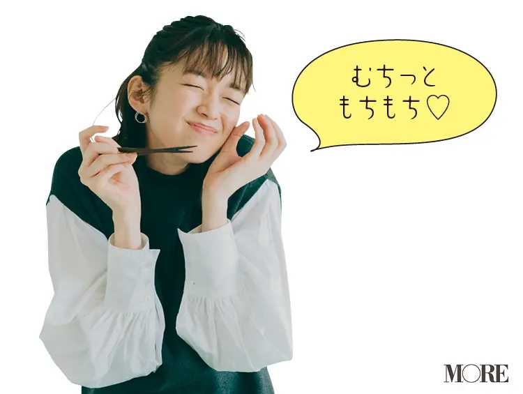秋田県お取り寄せの横手やきそばを食べる佐藤栞里