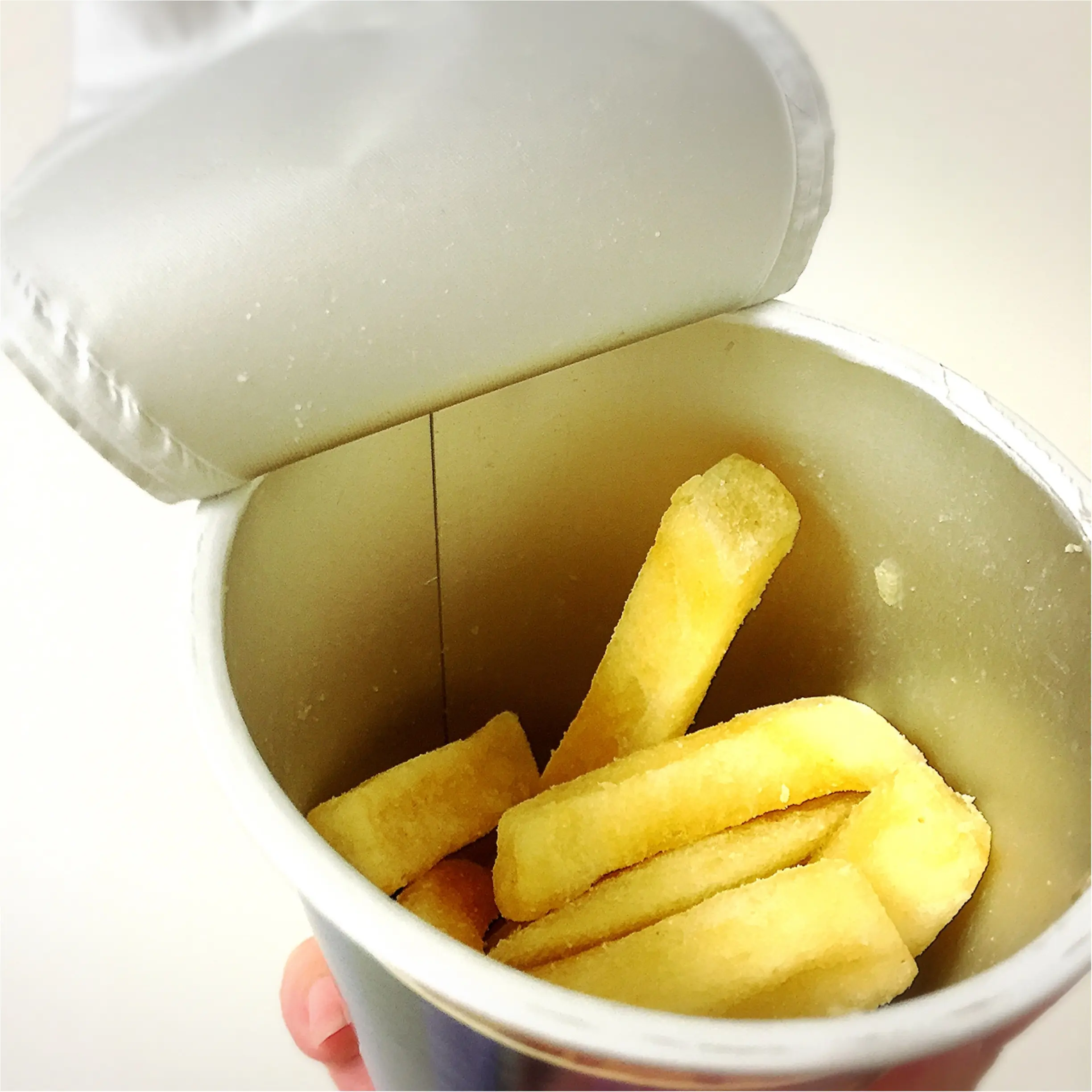 【サクサクじゃがいも×フロマージュのコク!】カルビー Grand Jagabee フロマージュ味を食べてみた!_3