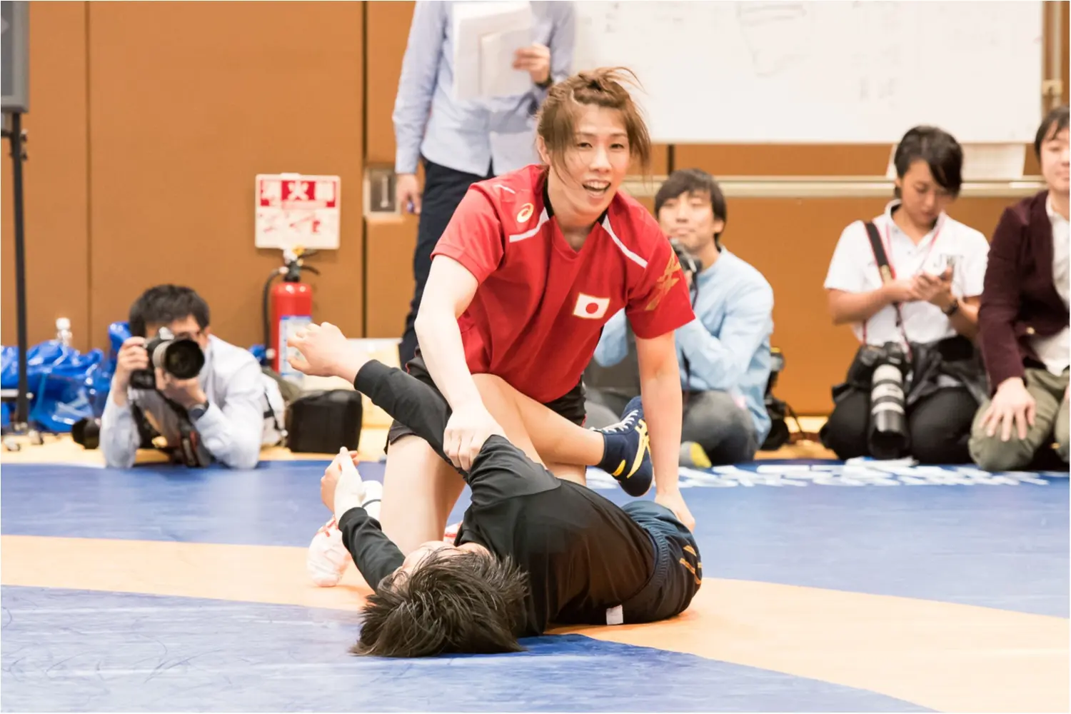 【吉田沙保里さんリポート】女子レスリングのコーチとしても挑戦中! リオ五輪銅メダルの柔道・近藤選手との“異種格闘技戦”の結果は!?_3