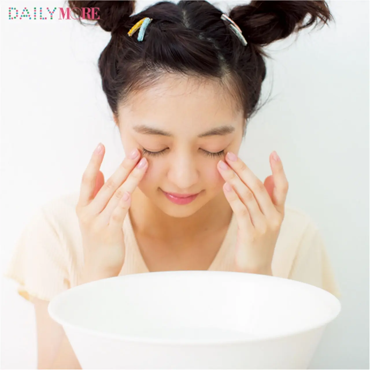 美肌だけ? いやいや小顔にも効くんです!! 美容家・小林ひろ美さんが教える「運命を変える乳液の塗り方」3選_6